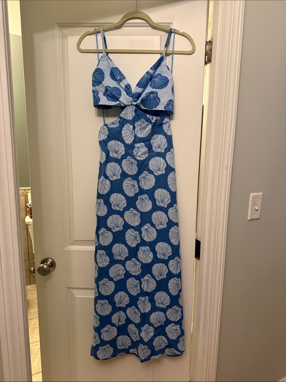 Julia Slip Cutout Maxi - Picture 6 of 8
